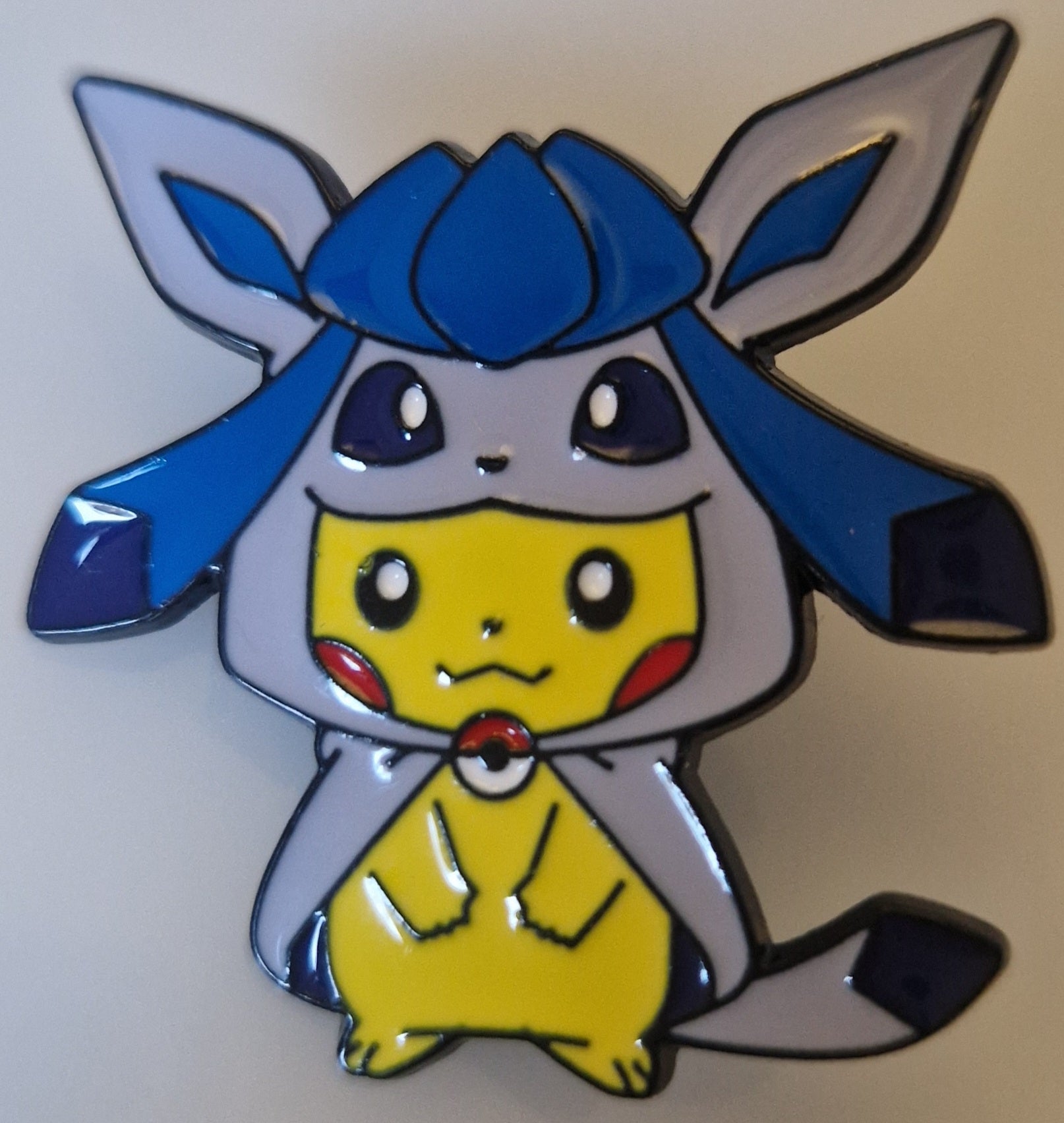 Pokémon-style brooch pin – Pikachu in Glaceon Costume